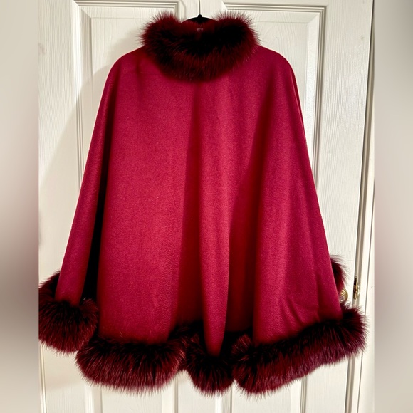 Sofia Cashmere Cervinia Fox Fur Trimmed Burgundy Garnet Red Cape - Petite Length - Picture 8 of 13